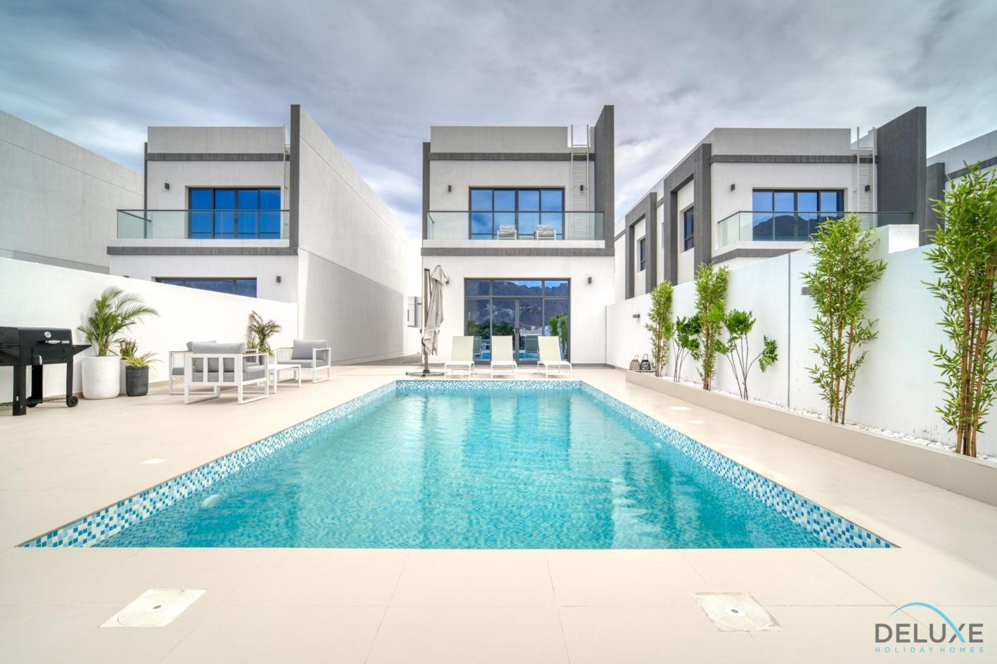 Apartment Limited Offer 3br With Bbq, Pool & Relaxing Views By Deluxe Homes *