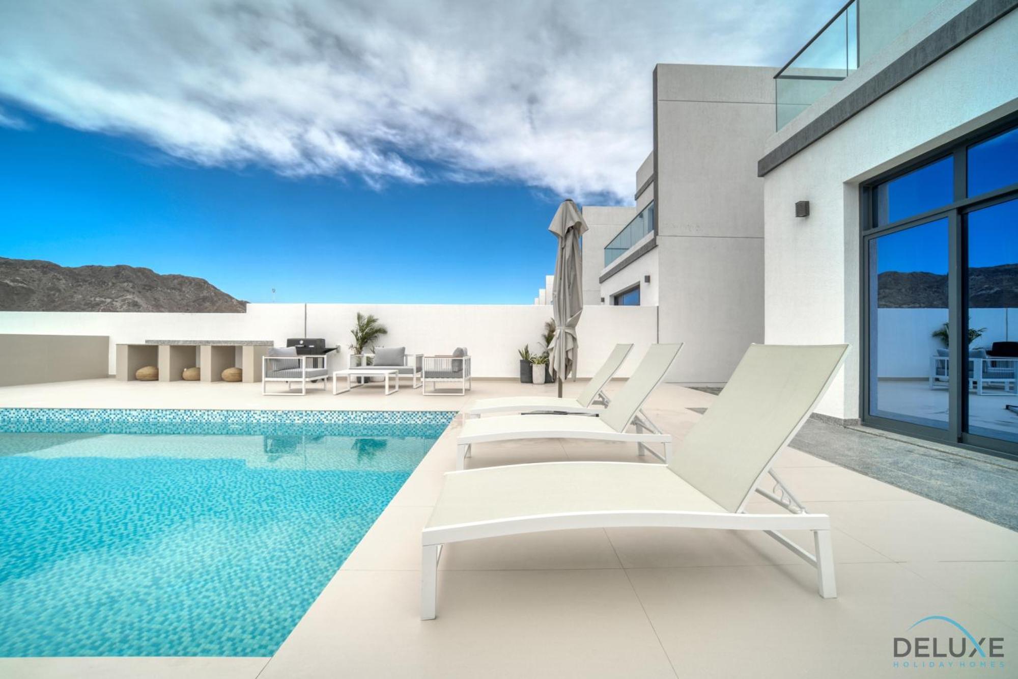 Limited Offer 3br With Bbq, Pool & Relaxing Views By Deluxe Homes Apartment Fujairah