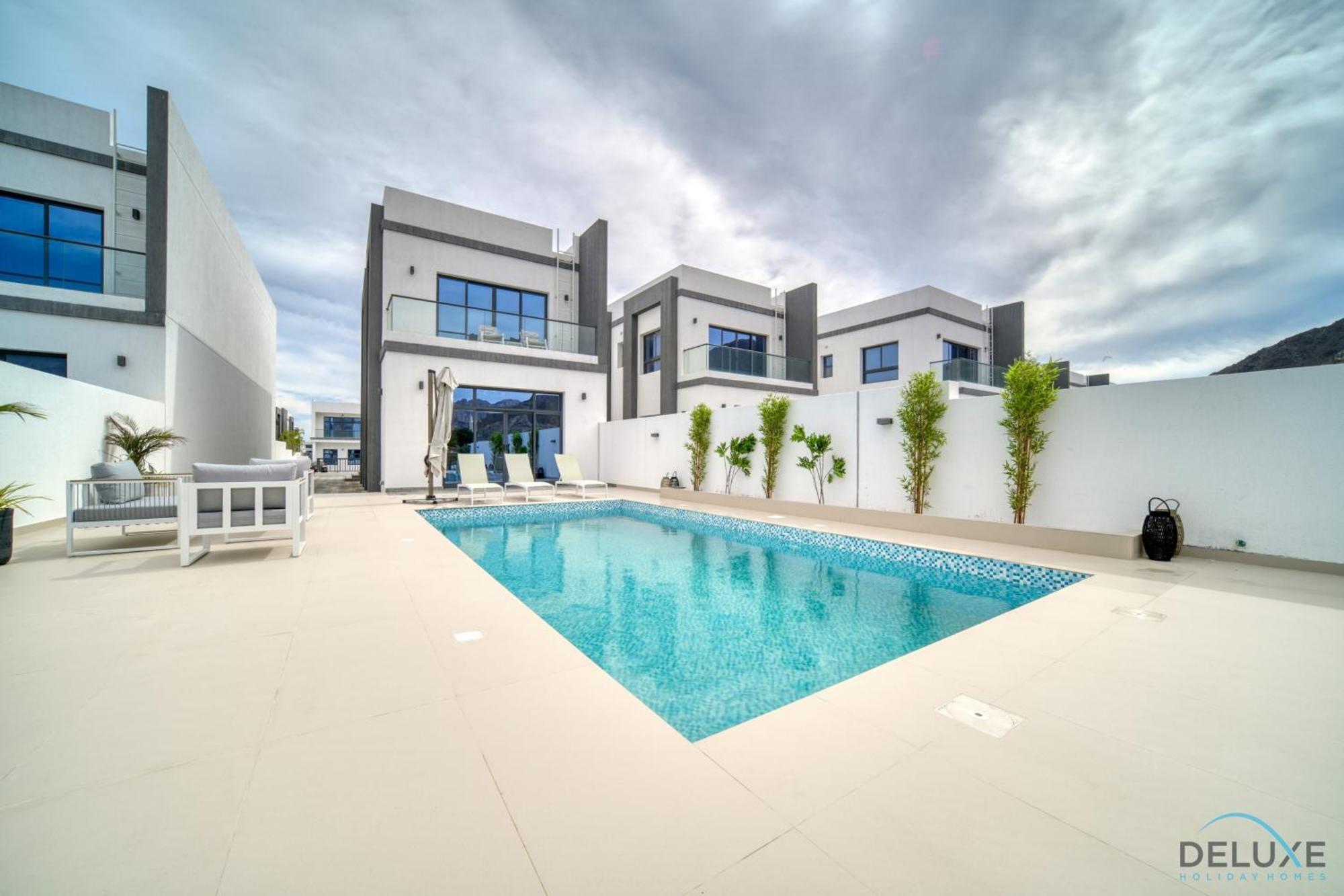Limited Offer 3br With Bbq, Pool & Relaxing Views By Deluxe Homes Apartment