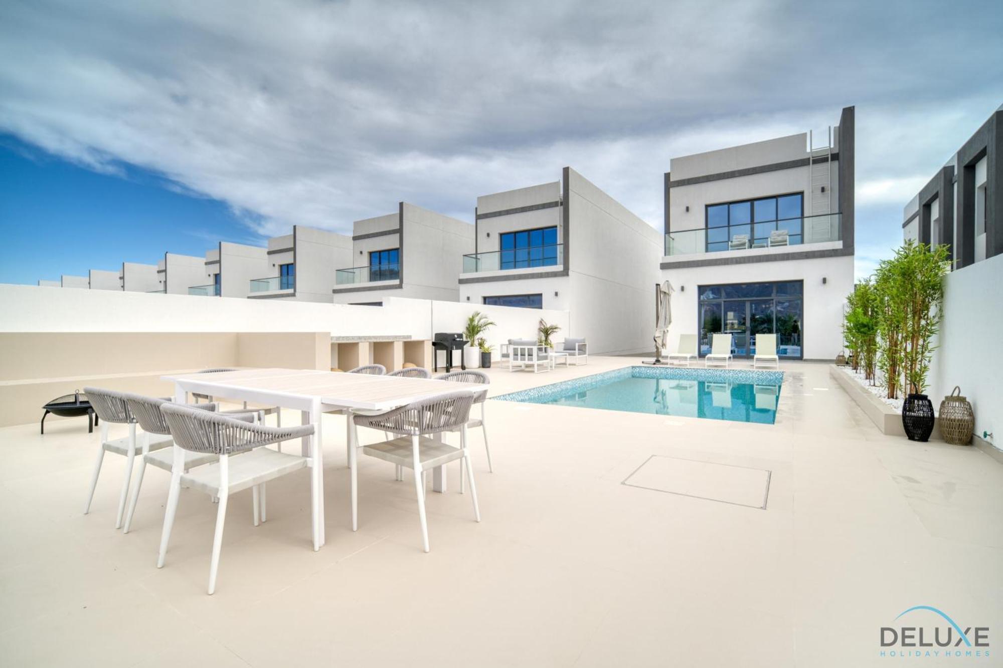 Limited Offer 3br With Bbq, Pool & Relaxing Views By Deluxe Homes Apartment *