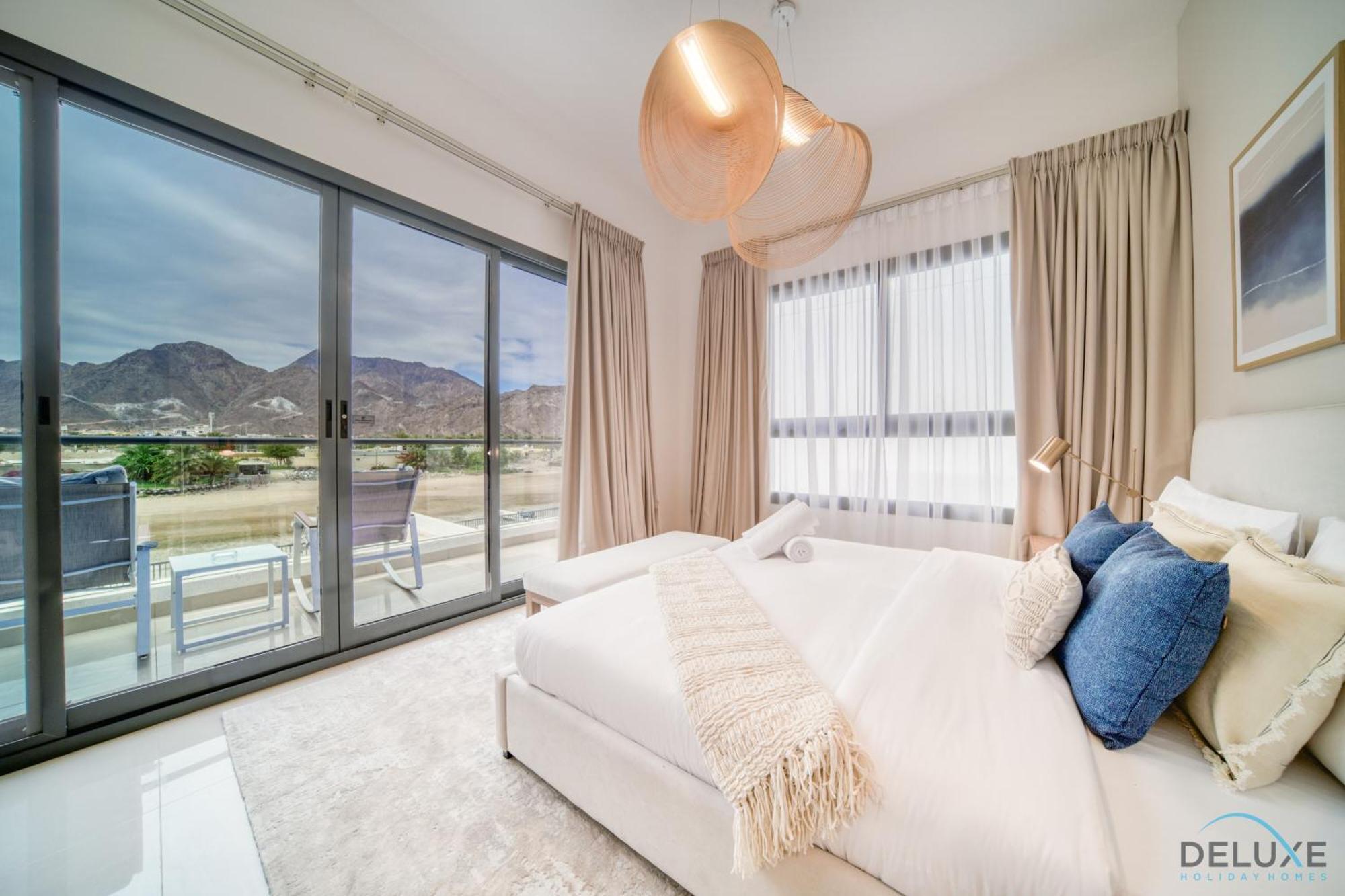 Limited Offer 3br With Bbq, Pool & Relaxing Views By Deluxe Homes Apartment *